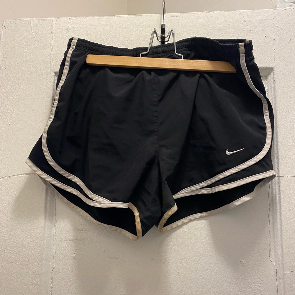 nike womens running shorts
